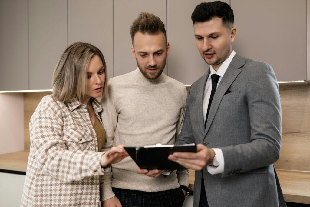 Explaining the loan documents